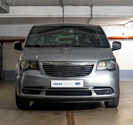 Chrysler Town &amp; Country cena 60500 przebieg: 115000, rok produkcji 2014 z Dobra małe 37